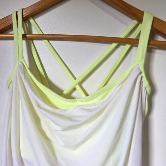 EUC LUCY ACTIVEWEAR TANK TOP STRAPPY WITH BUILT IN BRA SIZE M - Picture 11 of 16